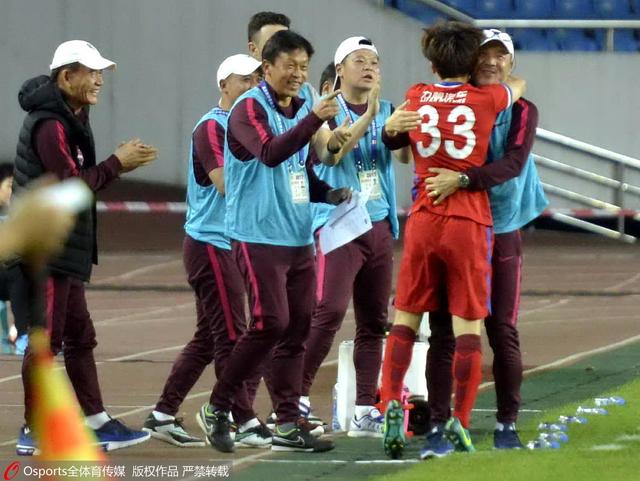 黑丝美女被艹