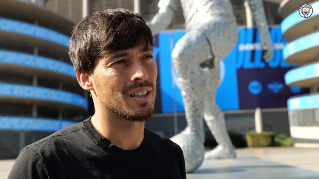 校花夹震蛋上课被调教视频